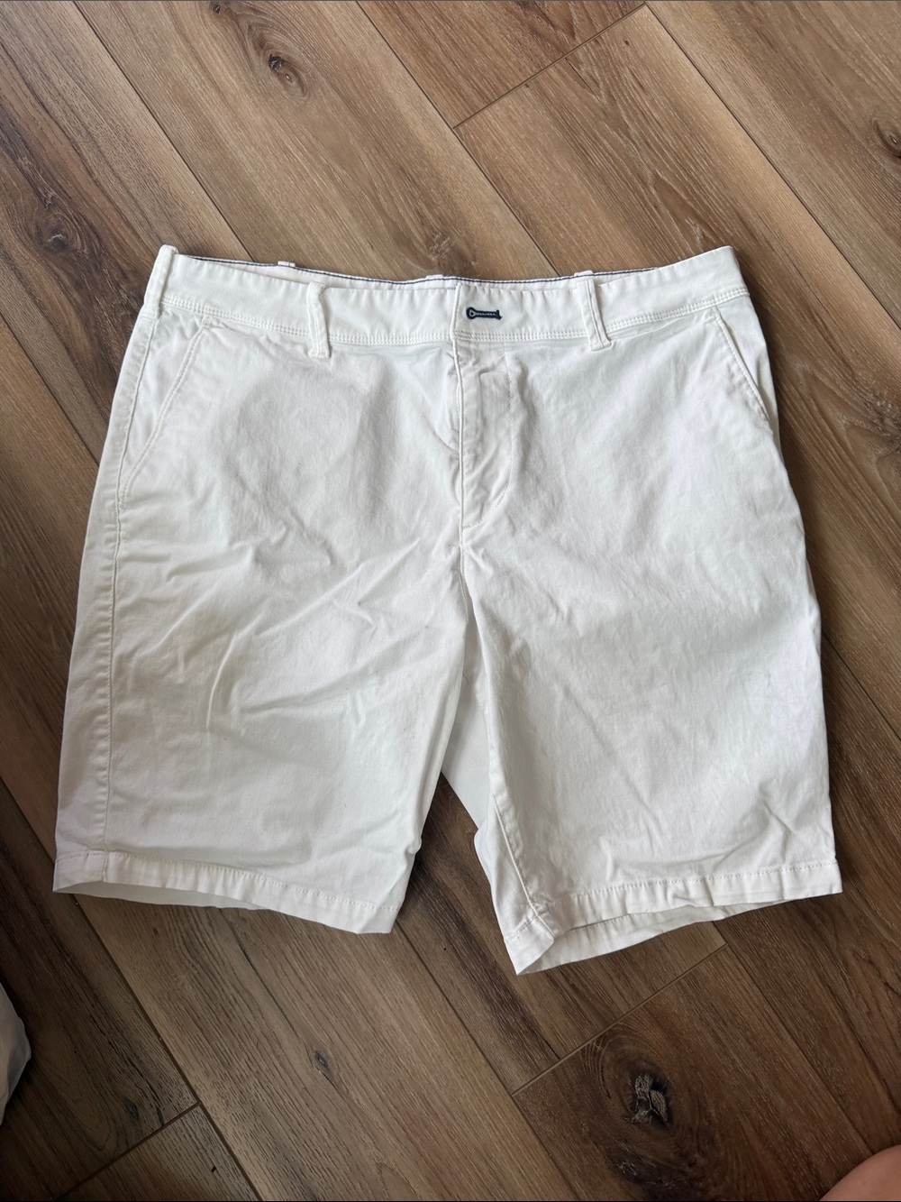 Express Men’s White Flat Front Shorts